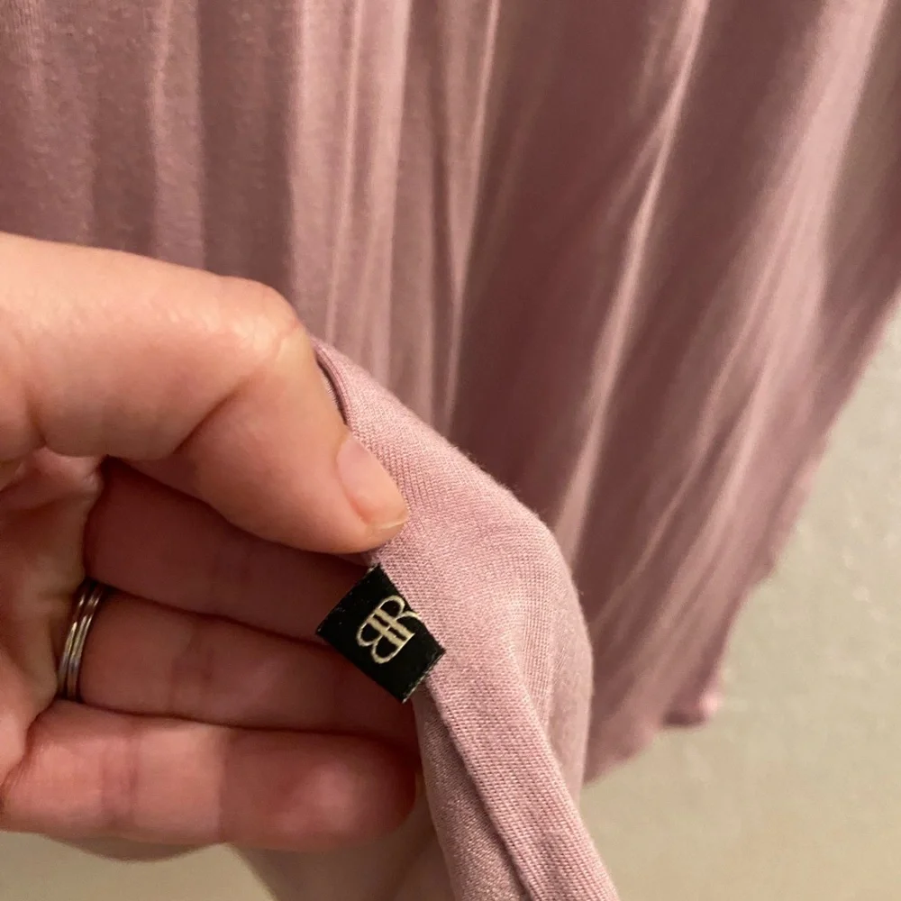 Blush Pink Banana Republic V-Neck Women's Top - Picture 5 of 5